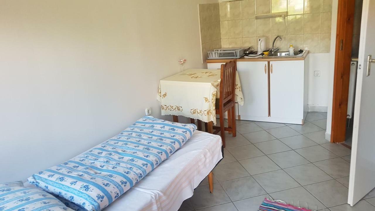 Petra Apartmanok Velem Eksteriør billede
